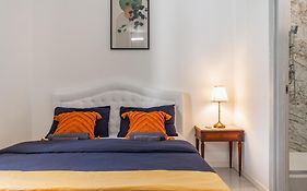 Rosa Rooms